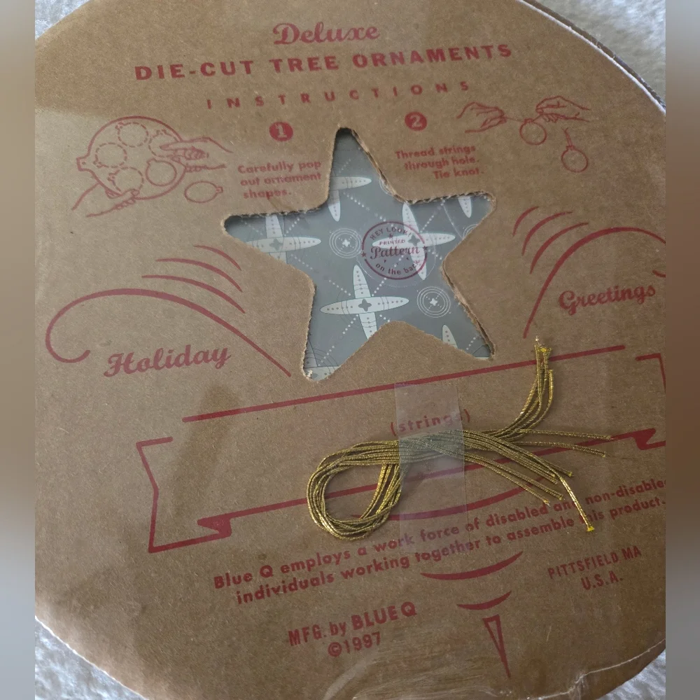 Blue Q Vintage Deluxe Die-Cut Good Tidings Manly Tree Trimmings Ornaments NIP